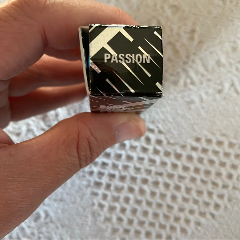NEW UOMA Beauty Boss Gloss (PASSION)